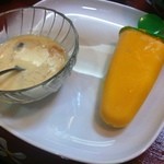 南インド料理 なんどり - パヤサム（左、300円）、マンゴークルフィ（右、300円）