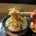 ラーメン大蔵 - 麺リフトアップ