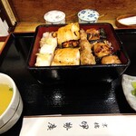 Isehiro - 4本串重左手前が鶏スープ