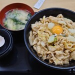 伝説のすた丼屋 - 卵、追いニンニクオン