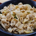 伝説のすた丼屋 - 卵、追いニンニクを混ぜました