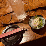 まーちぬ家 - お通し・パッションフルーツサワー