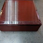 文の里松寿し - 蓋つきの箱に入ってます