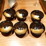 日本料理 徳専 - お椀も富士山の四季の風景がそれぞれに描かれている