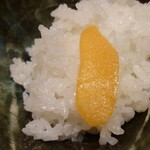 日本料理 徳専 - カラスミもご飯の上に載せると
      ご飯の温かみでふんわり味わいが広がり旨いよねえ❕