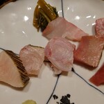 日本料理 徳専 - 主催者の方の話では魚の寝かせが変態レベルで凄い❕
      との話。
      
      確かに早良と九絵の旨み（甘み）は
      シッカリとあるよね～❕
      
      皮目の炙り加減も絶妙にいい感じ❕