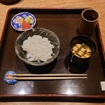 日本料理 徳専 - ご飯は甘みがじんわり、シッカリと伝わる旨さ❕
      皆さんはお酒呑んで食べられないので
      僕が3杯お代わりして頂いた。