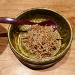 日本料理 徳専 - 御飯の友はちりめんじゃこ
      これあったらご飯は進むよねえ