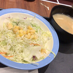 松屋 - 生野菜と味噌汁