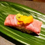 大宮 寿司 いし山 - 黒毛和牛の牛しゃぶ雲丹のせ