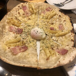 CONA - カルボナーラピザ