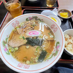 いねのや - チャーシュー麺650円（かやくご飯付き）