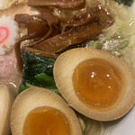 オランダ軒 - 味玉、メンマ