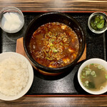 Kyuuka Chuuka Izakaya - 石鍋マーボー豆腐定食 ¥850