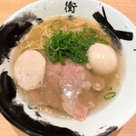 衝青天 - 牛骨と貝出汁soba
            半熟味玉、トッピング