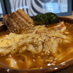 札幌スープカレーBAR 暖 - 自家製角煮カレー　チーズトッピング