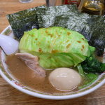 横浜ラーメン厨房 うえむらや - キャベ玉ラーメン中盛 800円（旧価格）