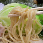 横浜ラーメン厨房 うえむらや - 中太麺♪