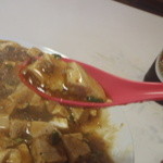 新来軒 - 麻婆豆腐　持ち上げ