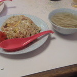 新来軒 - 半チャーハン　３００円（スープ付）