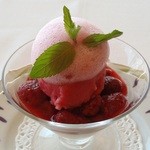 フレンチレストラン ミクニ サッポロ - 甘味；フロマージュブランのムース・木苺のマリネとハイビスカスのソルベ @2013/06/29