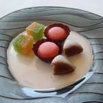 フレンチレストラン ミクニ サッポロ - 茶菓子３種；意外に懐かしい味わい @2013/06/13