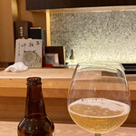 Akanezaka Oonuma - ROCOCO Tokyo WHITE
      このビールは香りが華やかですから、広口のワイングラスで楽しむのが良いのです♪