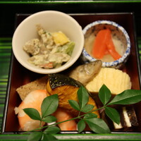 割烹 たま笹 - 花小町弁当、マリネ、白和え等(2023年2月)