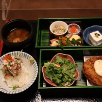 割烹 たま笹 - 花小町弁当 2500円(2023年2月)