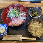 Kakurega Shiki - 海鮮丼大盛り　1000円　ご飯大盛り無料