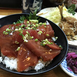 にし与 - マグロ丼