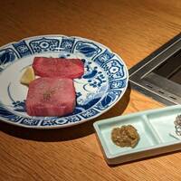 肉亭ふたご iki 新宿店 - 和牛特選厚切りタン・上タン塩