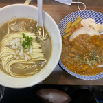 ヌードル＆スパイスカレー 今日の1番 - 朝限定セット(朝かけ＋朝カレー) ¥1,000-(税込)
      ※煮干しソバと本日のカレー(チキンカレー)