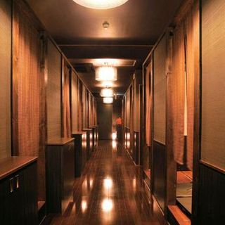 店内は全席掘りごたつ個室。