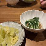 江戸中華 よし町 - 旬野菜と仙台麩のおひたし　キャベツの山胡椒