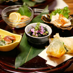 恵比寿屋 HANARE - 蛍烏賊と菜の花のヌタ、アスパラとチーズと白子の天ぷら、カワハギの肝醤油和え、湯葉、？