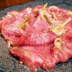 Yokohama Taishuu Yakiniku Motsunikushouten - 上タン塩