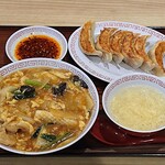大阪王将 - 料理写真:大阪王将 イオンフードスタイル船堀店 中華丼・餃子セット ご飯小 税込680円
