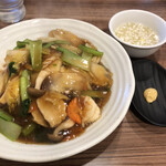 Chuukaryouri Hachi - 五目あんかけご飯＋中華スープ、からし