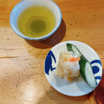 天婦羅いもや - おしんこ、お茶