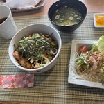 そばの細道 やま江 - とりからタレ飯　ランチセット　700円