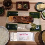 はちマル食堂 - 厚切り銀鮭定食