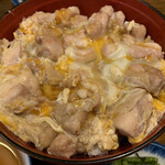 197825403 - 親子丼　850円味噌汁、お新香付き