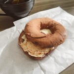 こむぎ ベーグル&コーヒー - 『ティラミスサンド』