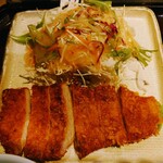 Haya Souhonten - 令和5年2月 ランチタイム
                        とんかつ定食 880円
                        豚カツ、小鉢、ご飯、汁物、漬けもの