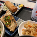 からすやま食堂 - からす定食（鯖竜田揚げ・春巻き・とり団子の五目うま塩煮）