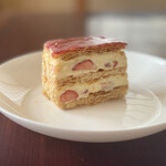 リリエンベルグ - ナポレオンパイ　さっくさくのミルフィーユ生地！