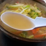 東宝食堂 - タンメンのスープ