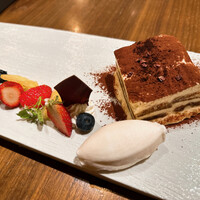 ERUTAN RESTAURANT BAR - 