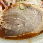 ラーメン もっけだの - 2023.2.1～冬季限定『旨辛ラーメン炎山ニンニク野菜マシマシ+ネギ』の豚